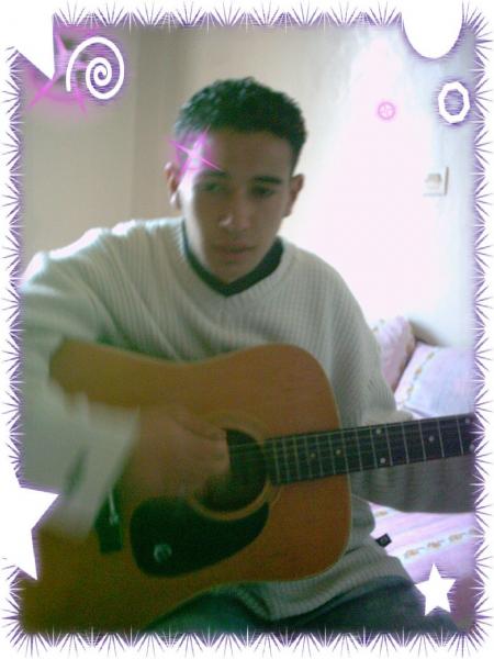 1 oukhenia li chab soufiane kanet be el gitare